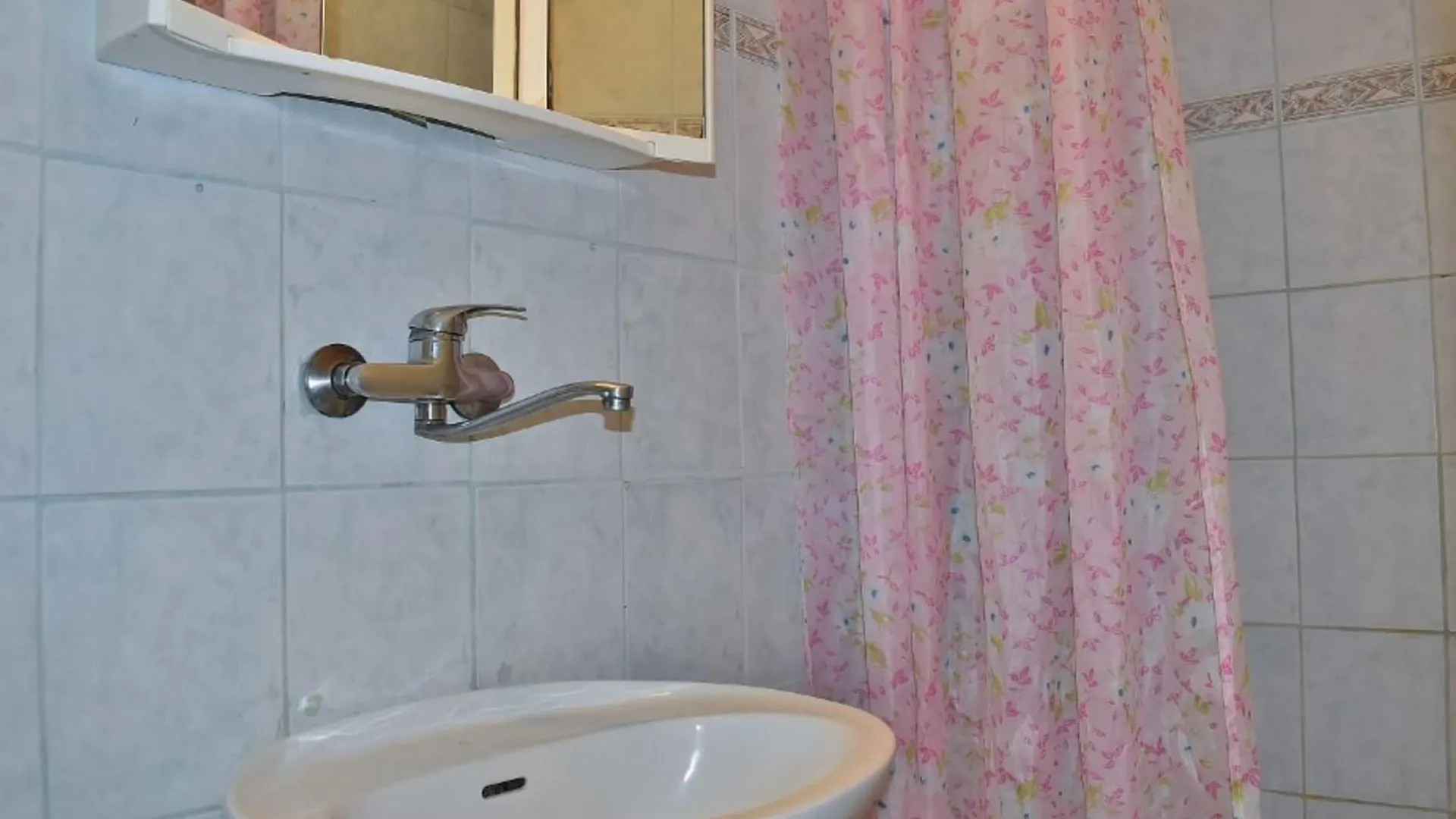Apartments Jug - Comfort Studio Apartment With Balcony And Sea View Lopar